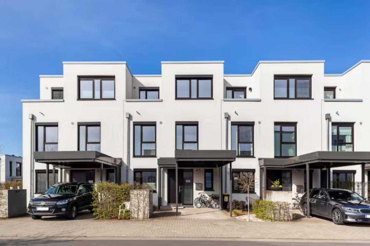 Mit Balkon-richtung Messe Homestay Hannover